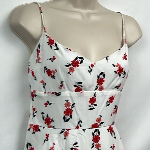 Row A red and white floral fit and flare sundress size large EUC smocked back - Picture 3 of 12